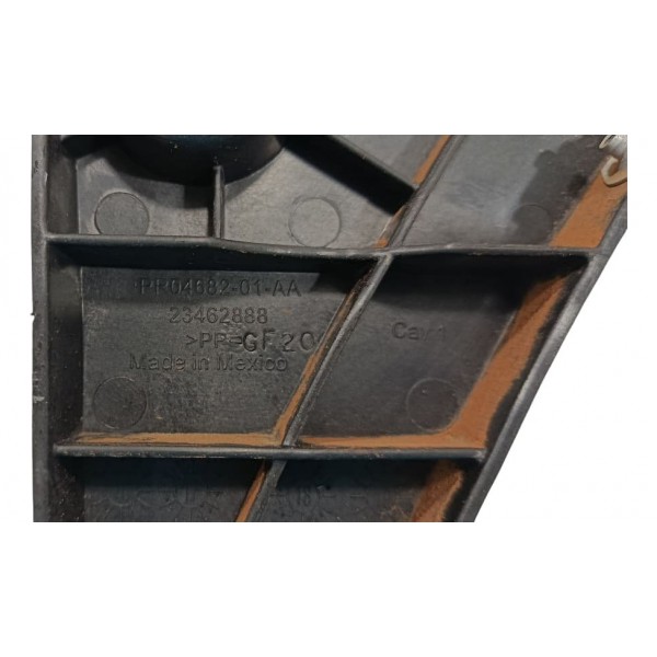 Guia Lateral Parachoque Traseira Esq. Chevrolet Equinox 2018