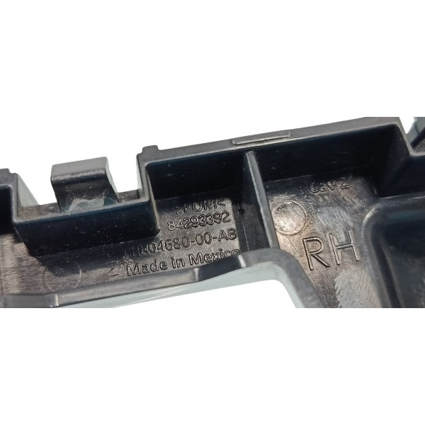 Guia Paralama Dianteiro Direito Chevrolet Equinox 2018