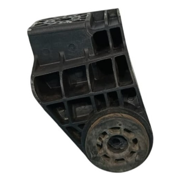 Suporte Direito Radiador Chevrolet Equinox 2018 Preto