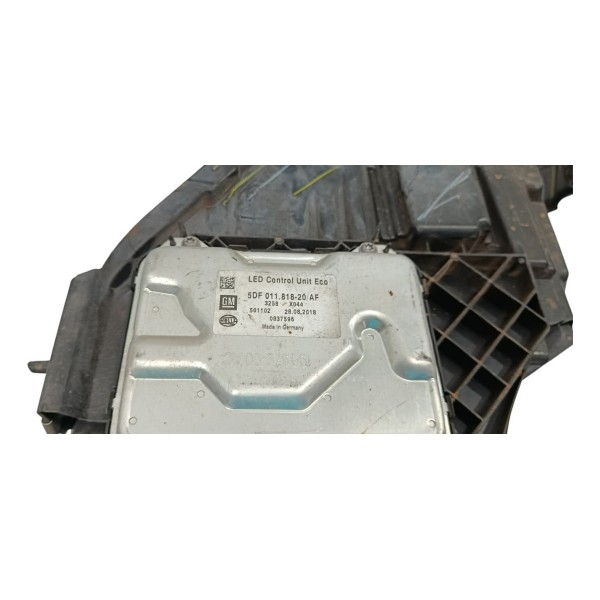 Farol Direito Chevrolet Equinox 2018 (detalhes Quebrado Foto Direito/passageiro