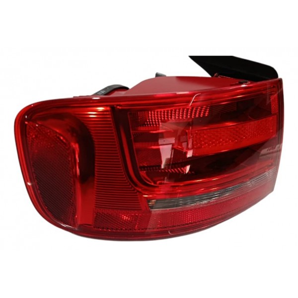 Lanterna Traseira Esquerda Audi A4 2016 Esquerdo/motorista Vermelho