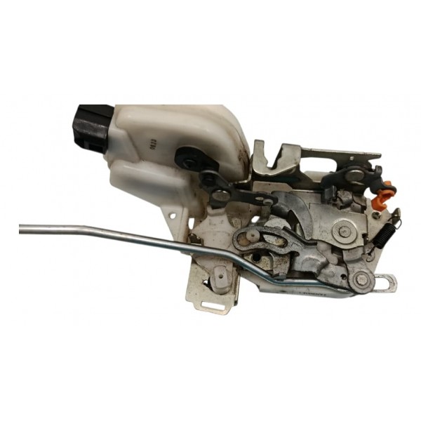 Fechadura Porta Dianteira Esquerda Mitsubishi Tr4 2010