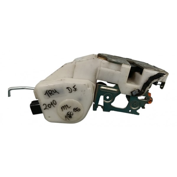 Fechadura Porta Dianteira Esquerda Mitsubishi Tr4 2010