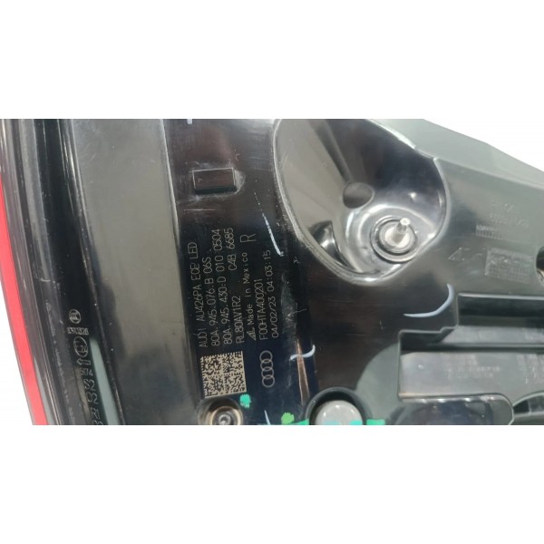 Lanterna Traseira Direita Audi Q5 Híbrido 2024 Direito/passageiro Vermelho