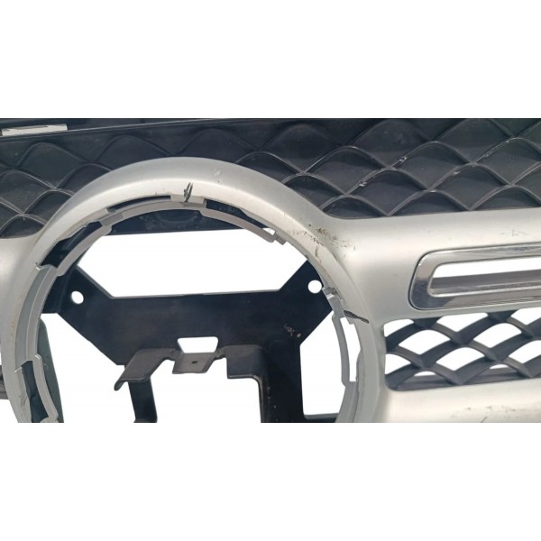 Grade Mercedes Glb 200 2021 (detalhe) Prateado Fosco