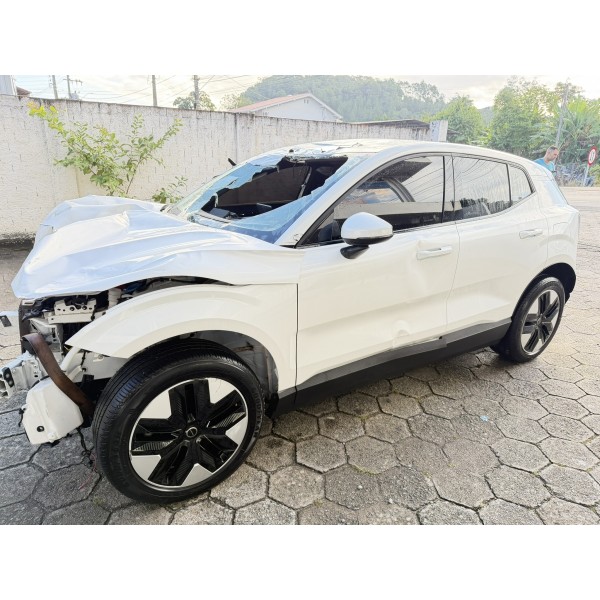 SUCATA VOLVO EX30 E40 CORE