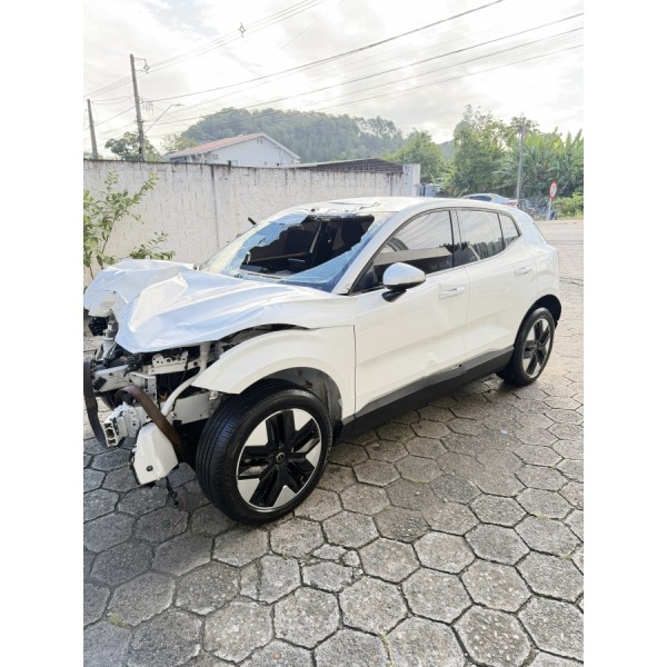 SUCATA VOLVO EX30 E40 CORE