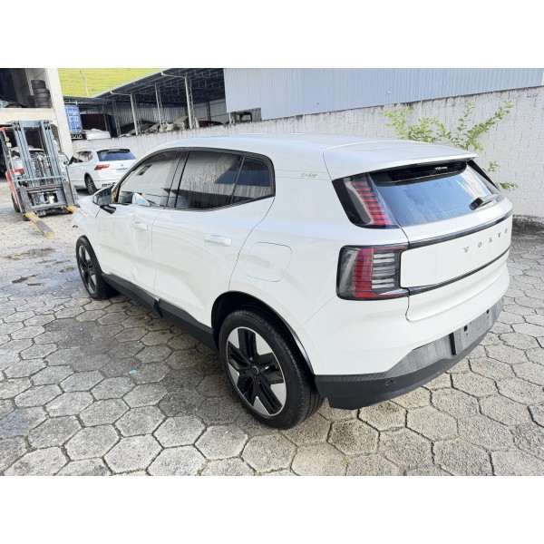 SUCATA VOLVO EX30 E40 CORE