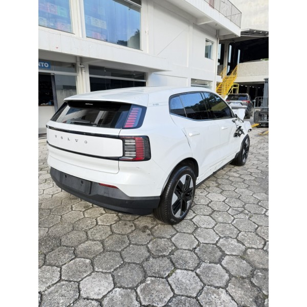 SUCATA VOLVO EX30 E40 CORE