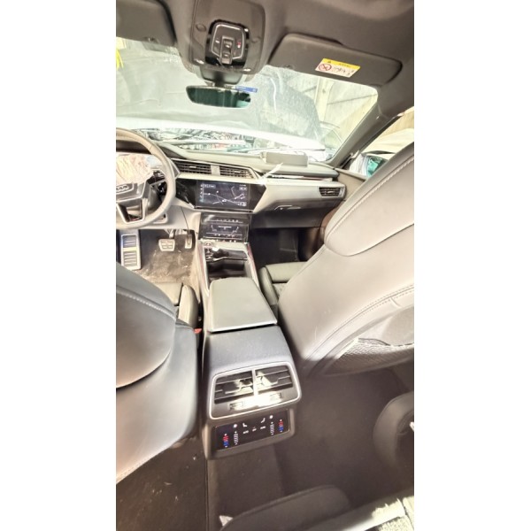 SUCATA AUDI SQ8 SB E TRON