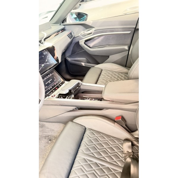SUCATA AUDI SQ8 SB E TRON
