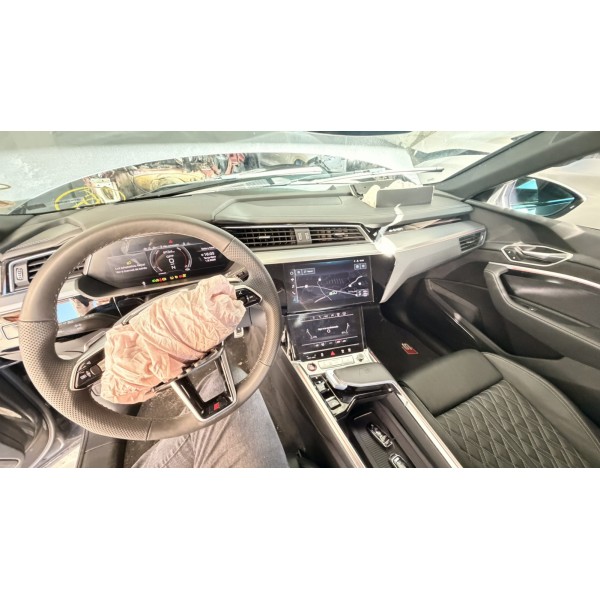 SUCATA AUDI SQ8 SB E TRON