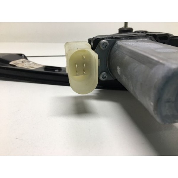 Maquina De Vidro Traseira Direita Bmw 125 2014