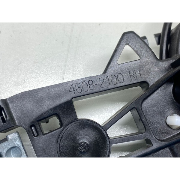 Suporte Maçaneta Dianteira Direita Gm Equinox 2018 4608-2100 Dianteira