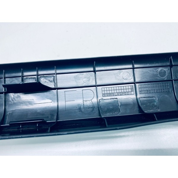 Moldura Assoalho Diant. Dir. Toyota Prius Híbrido 1.8 2017