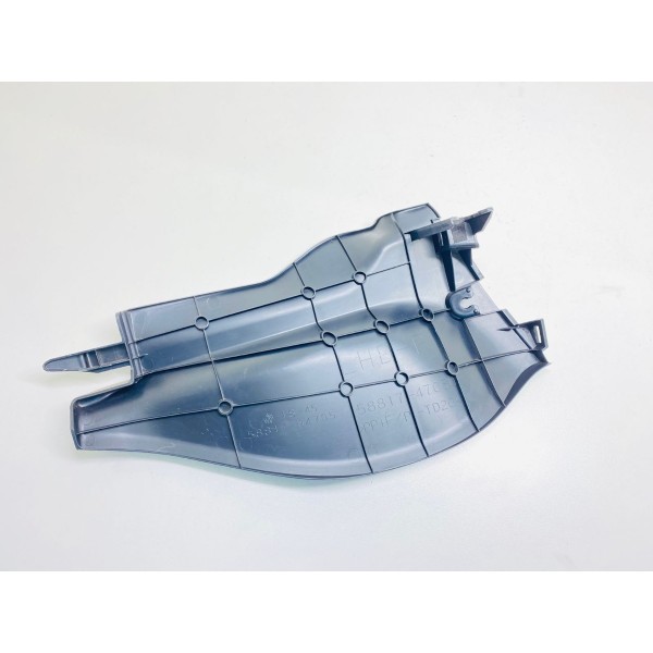 Acabamento Esquerdo Toyota Prius Híbrido 1.8 2017 