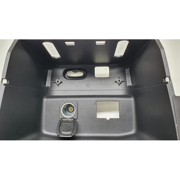 Acabamento Painel Tomada 12v Entradas Auxiliares Equinox 18