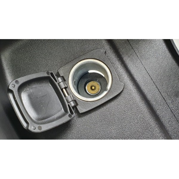 Acabamento Painel Tomada 12v Entradas Auxiliares Equinox 18