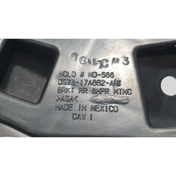 Guia Para-choque Tras Esq Ford Fusion Titanium 2.0 2017