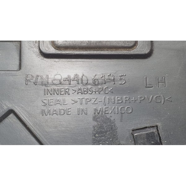 Aplique Lateral Esq Tampa Tras Equinox Premier 2.0 Turbo 19