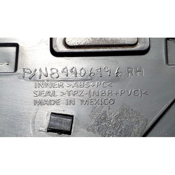 Aplique Lateral Dir Tampa Tras Equinox Premier 2.0 Turbo 19