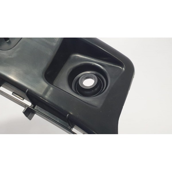 Guia Parachoque Traseiro Esquerdo Mercedes Benz A 200 2015