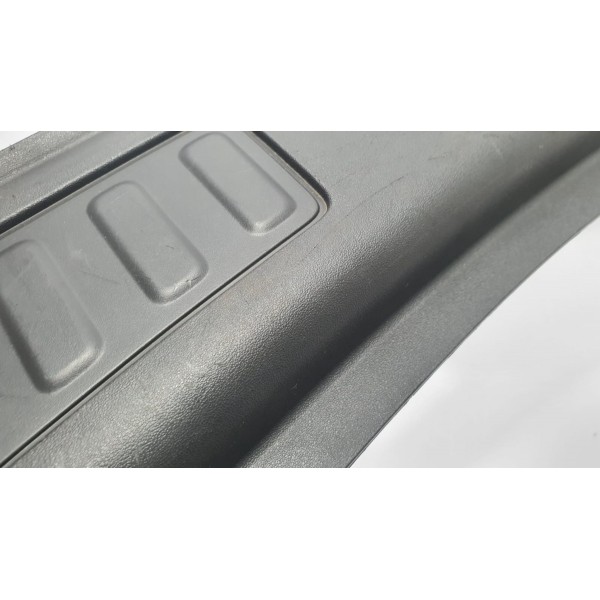 Acabamento Tampa Traseira Land Rover Discovery 2015 C/ Det