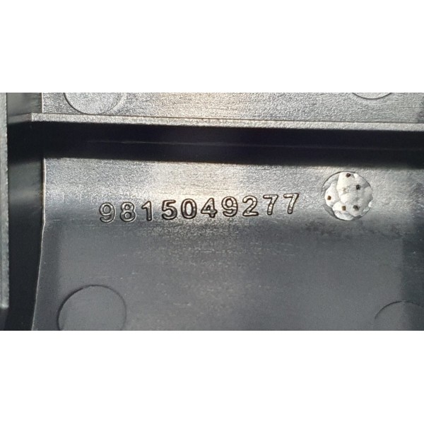 Moldura Console Central Peugeot 3008 1.6 Thp 2018 9815049277