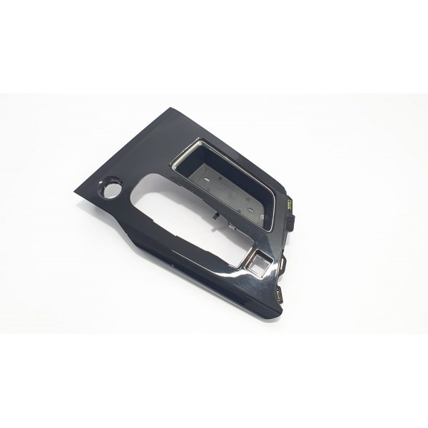 Moldura Console Central Peugeot 3008 1.6 Thp 2018 9815049277