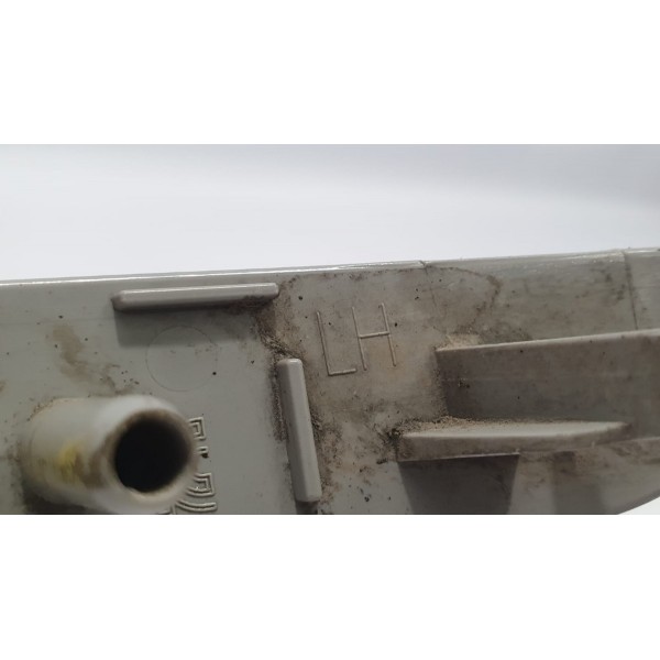 Refletor Lanterna Esquerda Parachoque Gm Equinox Premier 19 Vermelho