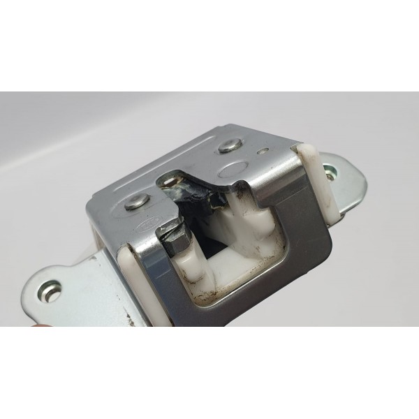 Fechadura Porta-mala Mitsubishi Eclipse Cross Hpe-s 4x2 2019