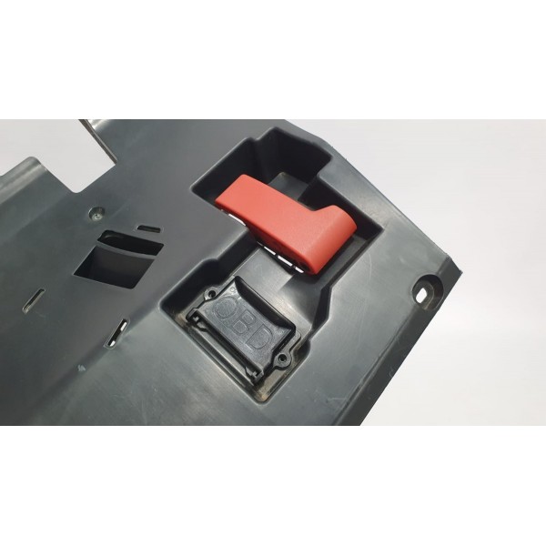 Acabamento Com Entrada Obd Mercedes Slc 300 2017 A1726800036