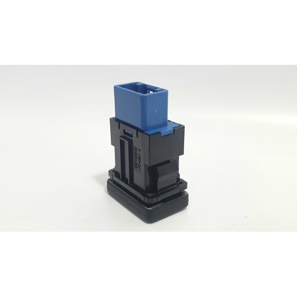 Botão Trava Porta-malas Mitsubishi Outlander 3.0 Hpe-s 2018