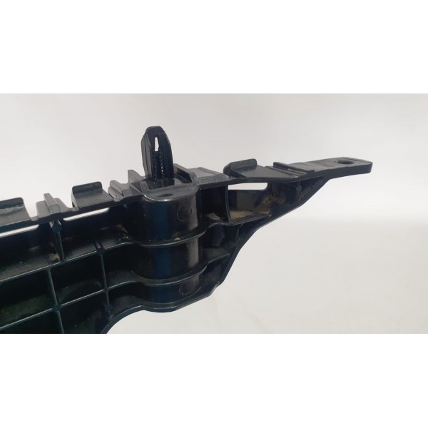 Guia Parachoque Dianteiro Direito Chevrolet Tracker 1.4t 17