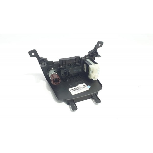 Acabamento Painel Com Entradas Usb/aux/12v Tracker 1.4t 2017