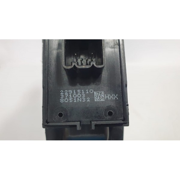 Botão Vidro Elétrico Tras Dir Gm Chevrolet Tracker 1.4t 2017