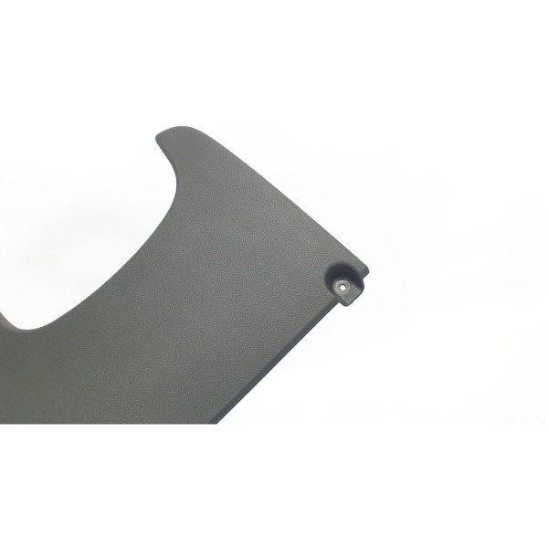 Moldura Painel Porta Objetos Gm Chevrolet Tracker 1.4t 2017 Preto