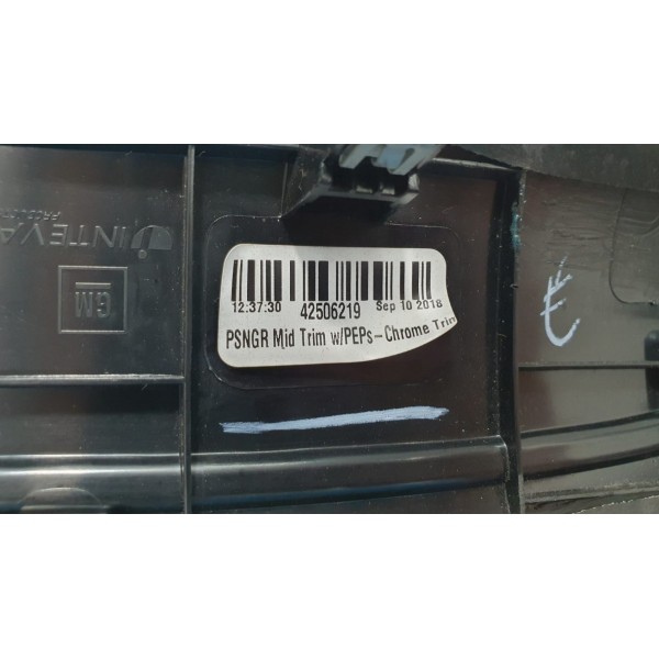 Acabamento Couro Console Central Chevrolet Tracker 1.4t 2017