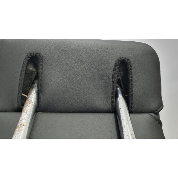 Encosto De Cabeça Traseiro Gm Chevrolet Tracker 1.4t 2017 Preto