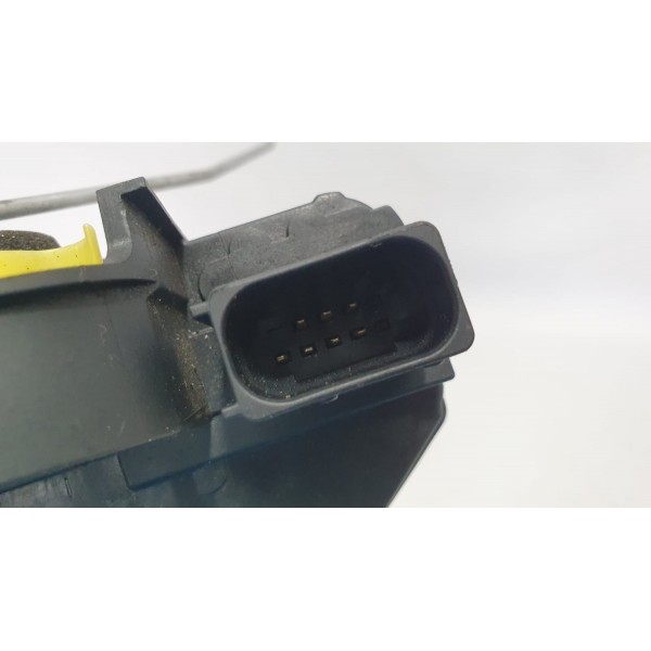 Fechadura Porta Dianteira Esquerda Chevrolet Tracker 1.4t 17