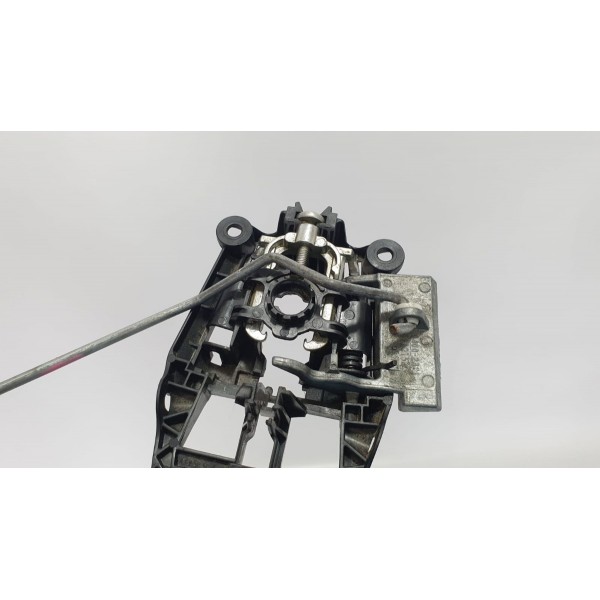 Suporte Maçaneta Esquerda Gm Chevrolet Tracker 1.4t 2017 Preto