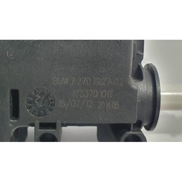 Trava Tampa Portinhola Bmw 320i F30 2015 Cód 7270792