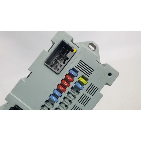 Caixa De Fusíveis Jaguar Xe 2.0 2016