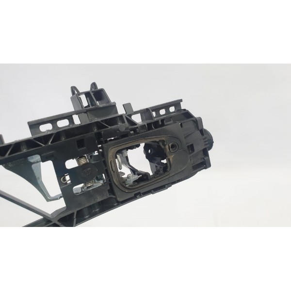 Suporte Maçaneta Dianteiro Direito Mercedes Benz C180 2017 - Preto