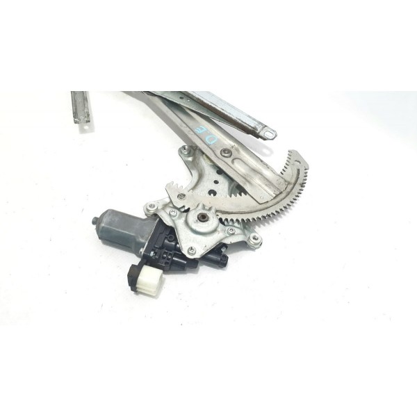 Máquina Vidro Dianteira Esquerda Mitsubishi Outlander 2016