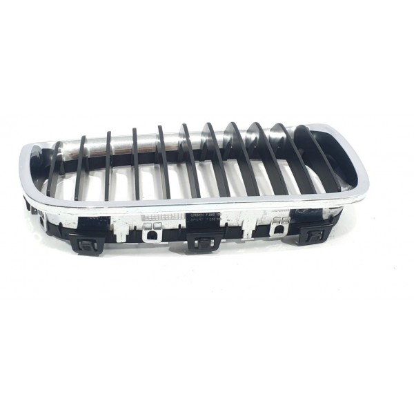 Grade Dianteira L/direito Bmw 116i Thp 2014 Plastico/metal