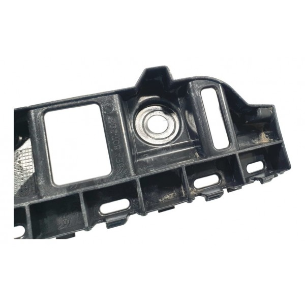 Suporte Guia Do Parachoque Tras Esq Vw Polo Highline 2020