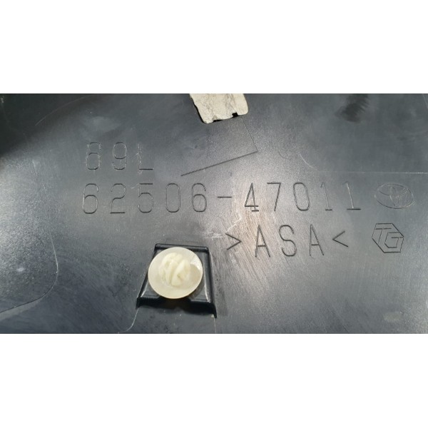 Aplique Lateral Traseiro Esquerdo Toyota Prius Hybrid 2018