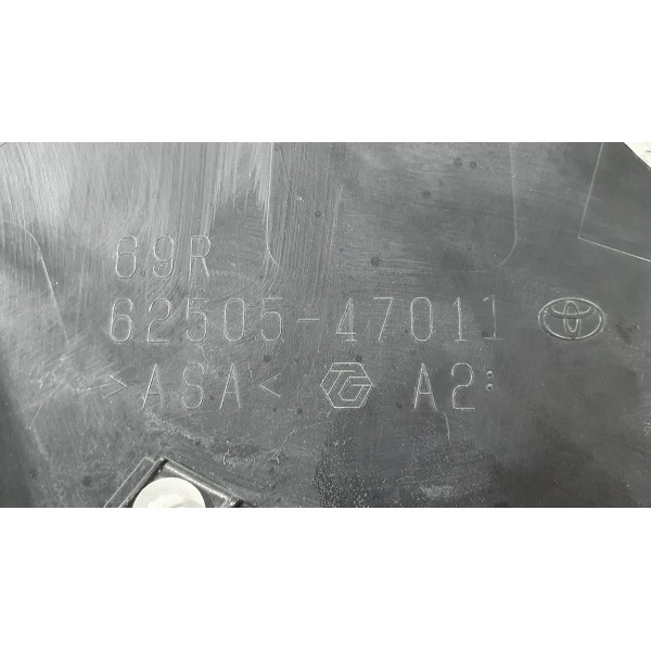 Aplique Lateral Traseiro Direito Toyota Prius Hybrid 2018