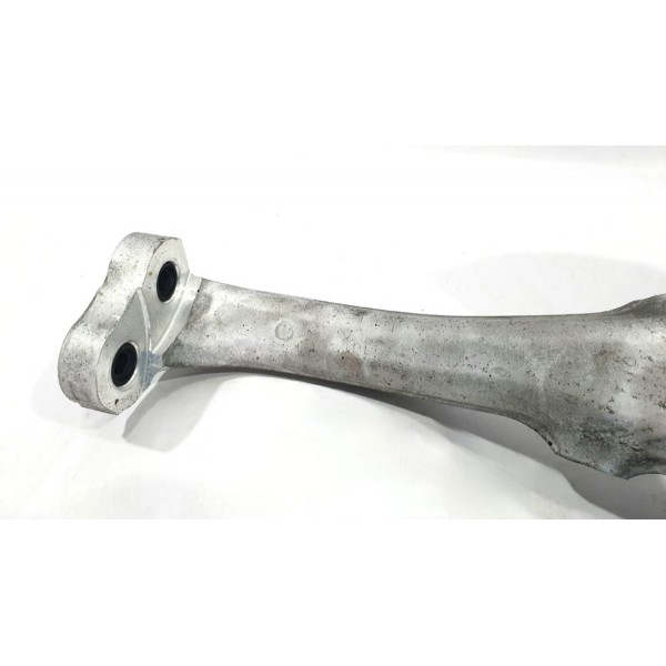 Montante Dianteiro Direito Kia Quoris 3.8 2015